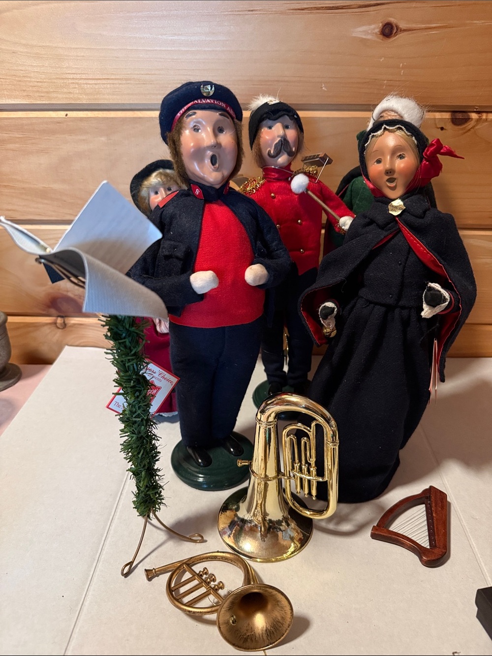 Vintage Lot of 5 Byers Choice Carolers and Accessories